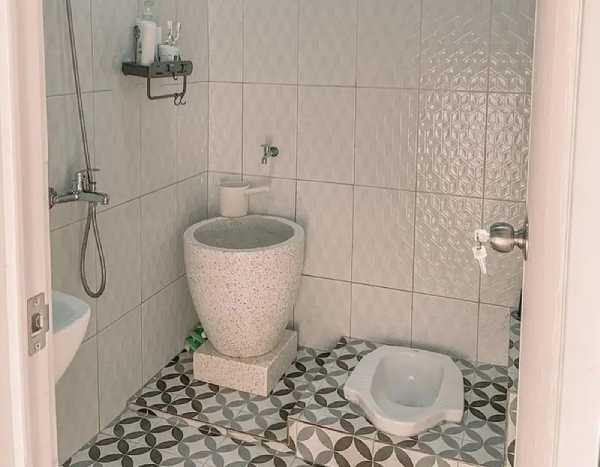 Desain Kamar Mandi Sederhana dengan Gaya yang Tetap Stylish